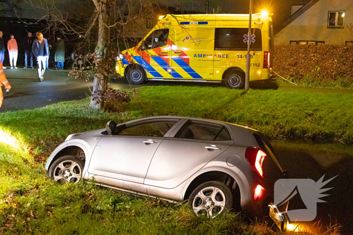 Beschonken automobilist raakt te water