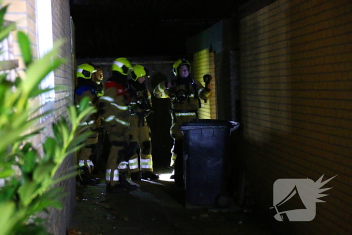 Bewoner blust brand in garage