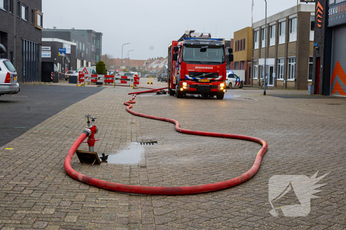 Grote brand in bedrijfspand