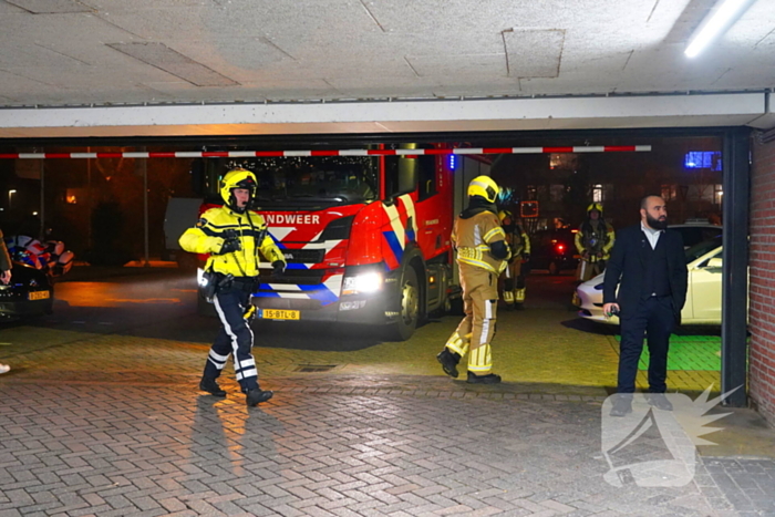 Mogelijk brand in parkeergarage