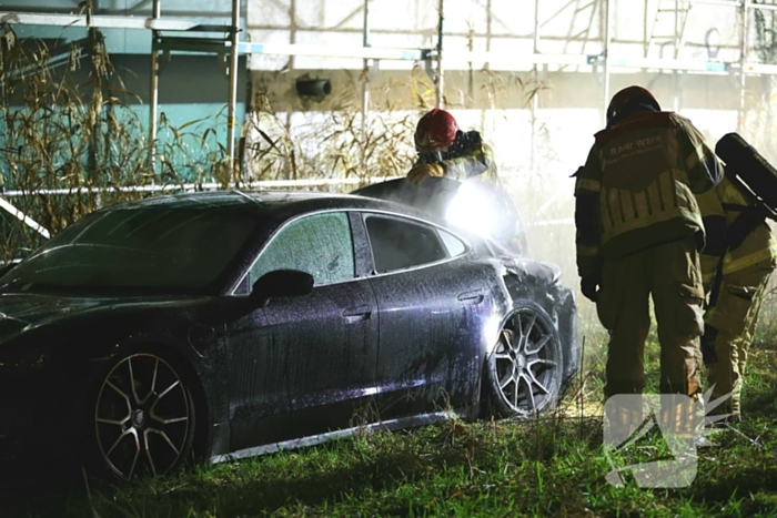 Porsche Taycan vermoedelijk in brand gestoken