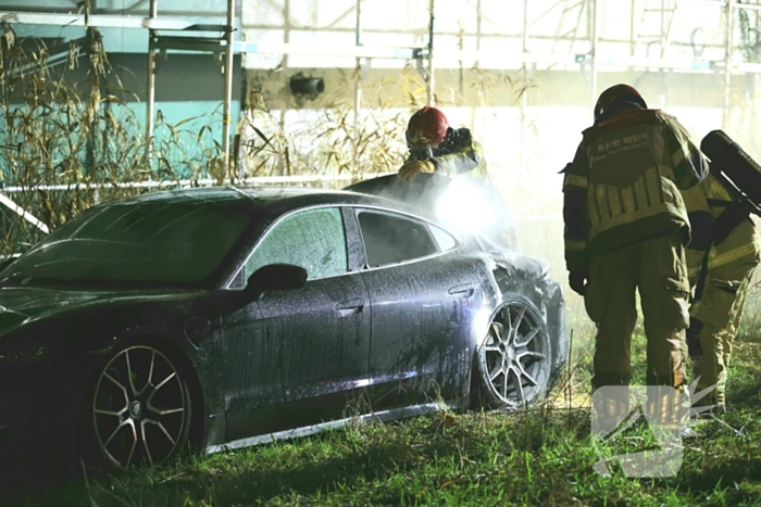 Porsche Taycan vermoedelijk in brand gestoken