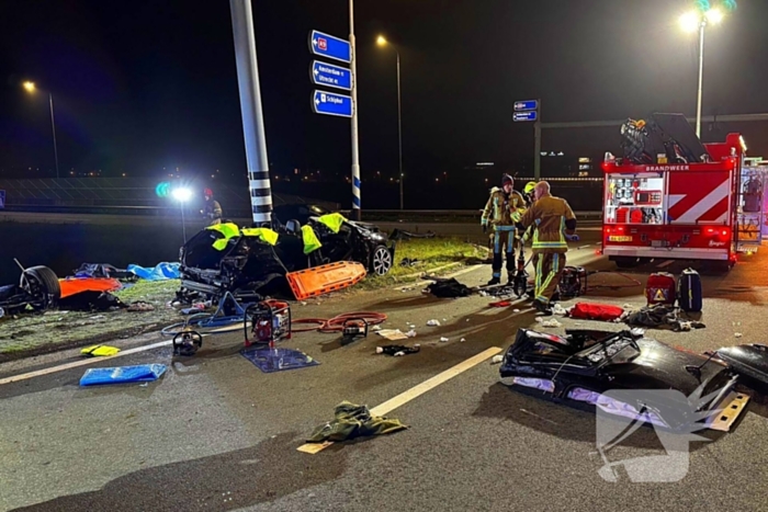 Drie mensen zwaargewond bij botsing op kruispunt