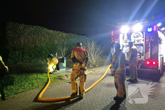 Veel rookontwikkeling bij brand in ondergrondse container