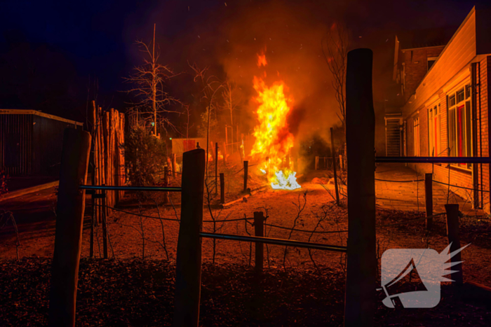 Speeltoestel volledig verwoest door brand