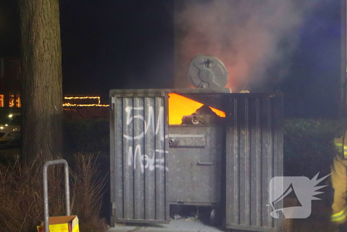 Afgesloten container in brand