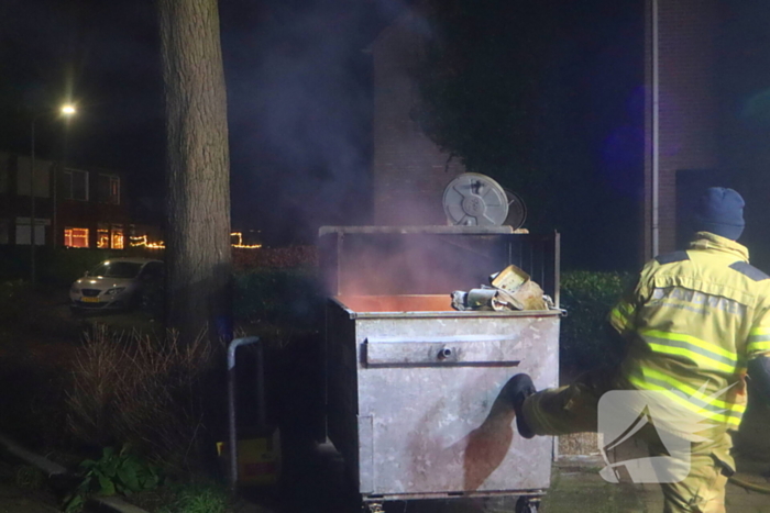 Afgesloten container in brand