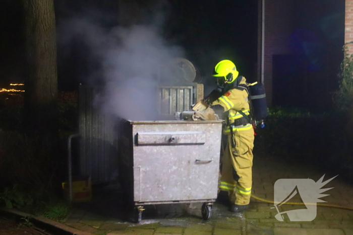 Afgesloten container in brand