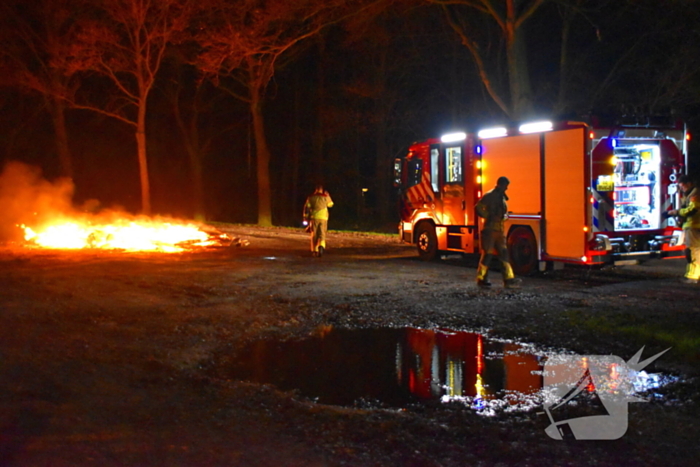 Caravan tot grond toe afgebrand