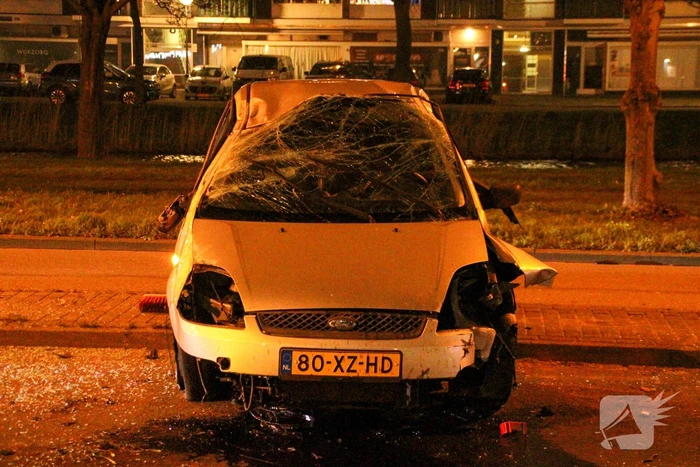 Auto zwaar beschadigd bij ongeval