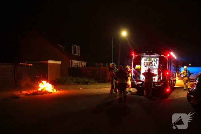 Vreugdevuur dreigt over te slaan naar schutting