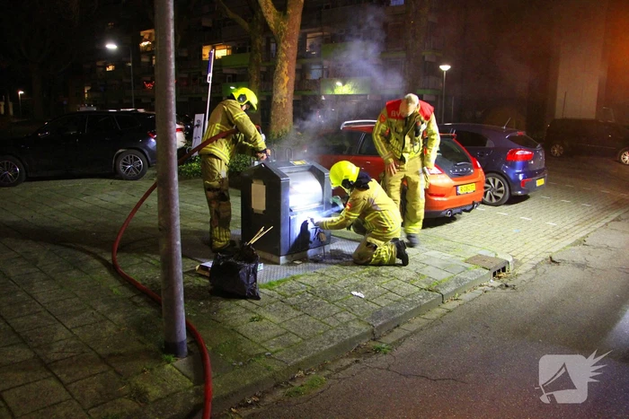 Vuurwerk veroorzaakt brand in ondergrondse vuilcontainer