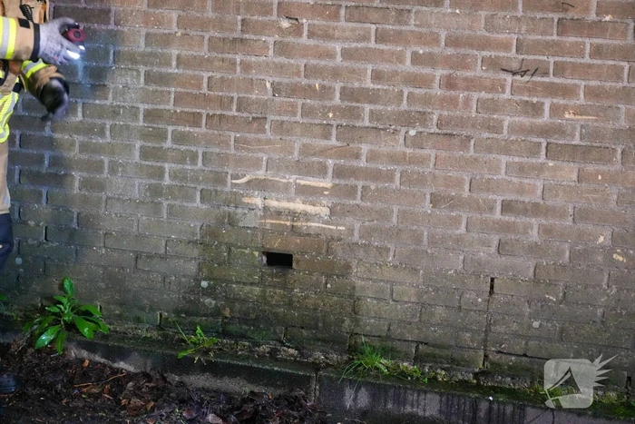 Brandweer dooft brand in schuur