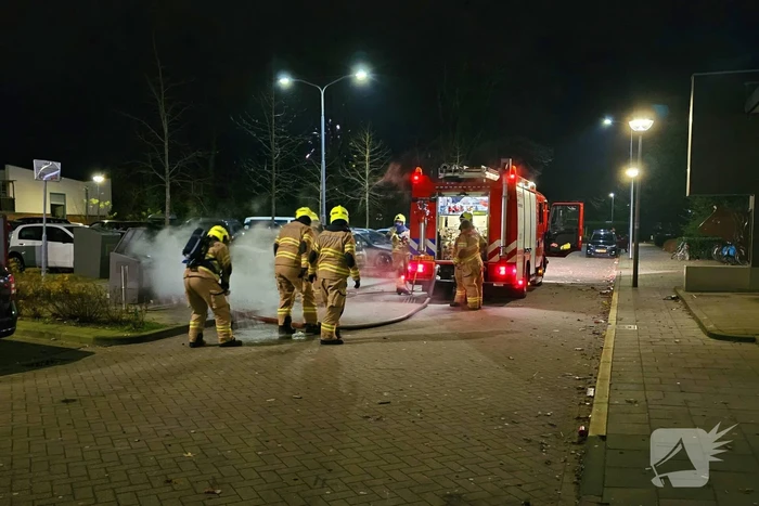 Opnieuw brandende vuilcontainer