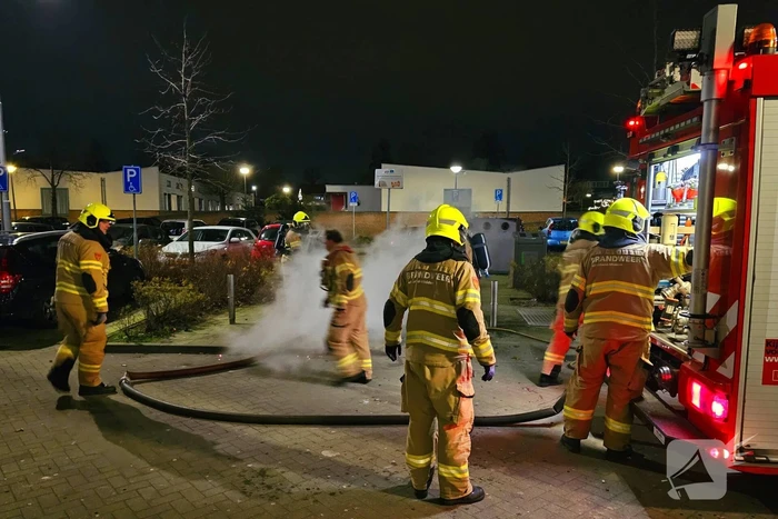 Opnieuw brandende vuilcontainer