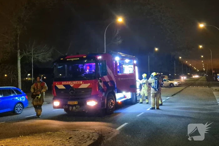 Bestelbus gaat in vlammen op