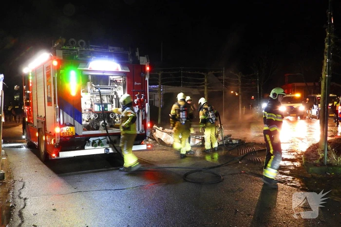 Mobiele eenheid ingezet bij afvalbrand