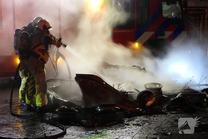 Mobiele eenheid ingezet bij afvalbrand