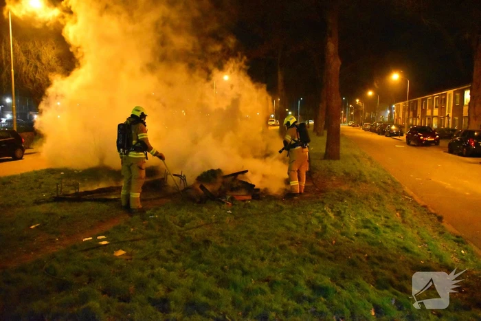 Brandweer blust hoop afval