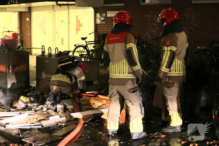 Brandweer ingezet voor brandend afval