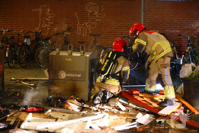 Brandweer ingezet voor brandend afval