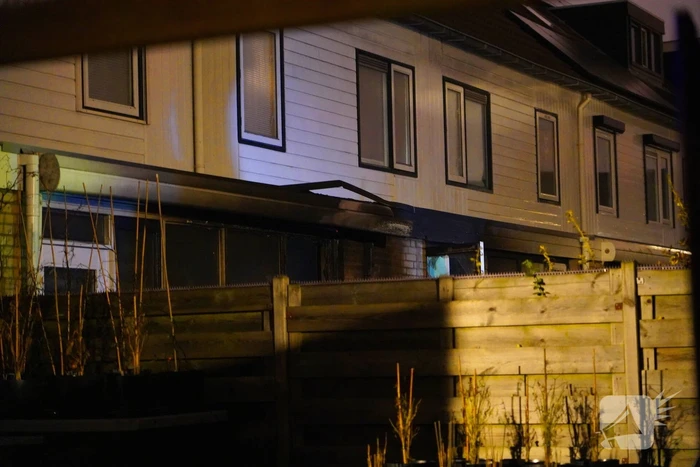 Woningen beschadigd door brand in bijgebouw
