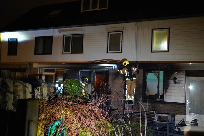 Woningen beschadigd door brand in bijgebouw