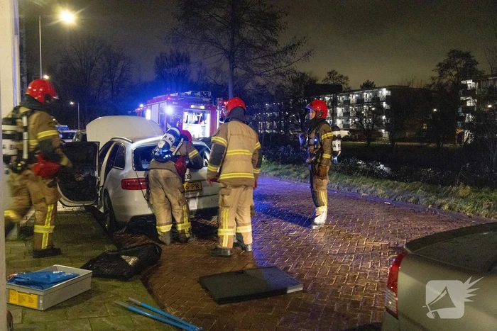 Auto door brand verwoest