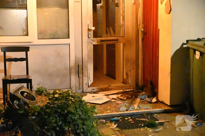 Ramen uit voordeur geblazen bij explosie