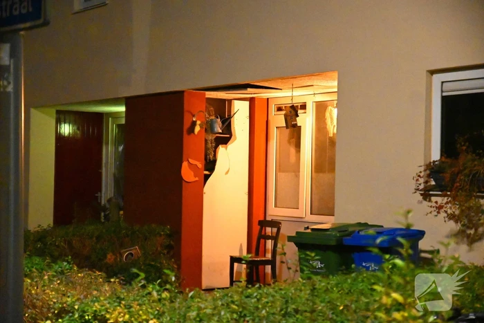 Ramen uit voordeur geblazen bij explosie