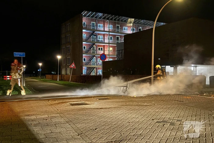 Branden tuinmeubilair geblust door brandweer