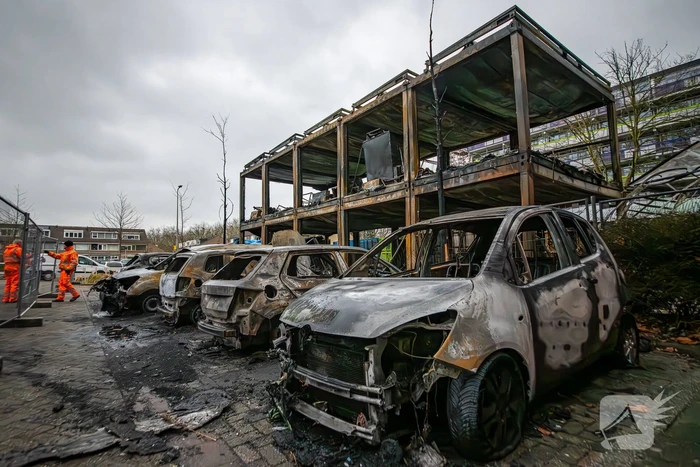 Enorme schade na grote brand in bouwketen