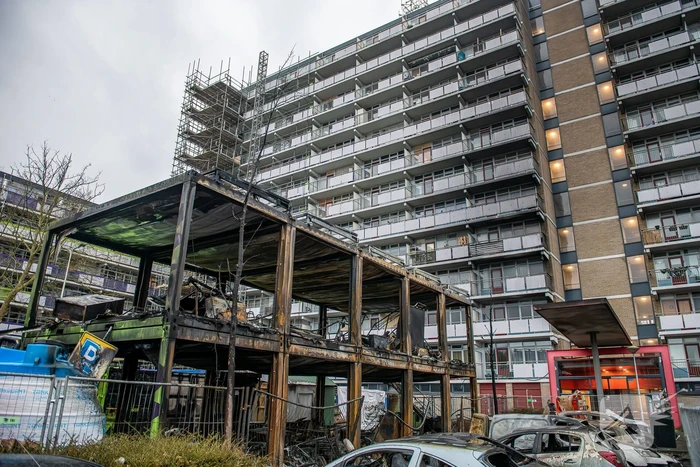 Enorme schade na grote brand in bouwketen