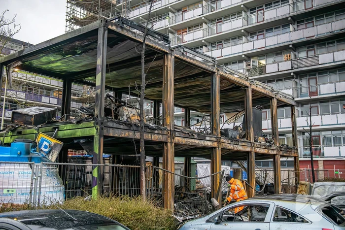 Enorme schade na grote brand in bouwketen