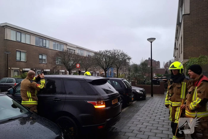 Kinderen opgesloten in auto