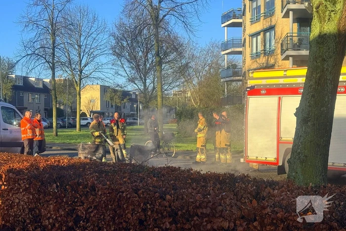 Brand in opgehaald vuurwerkafval snel geblust