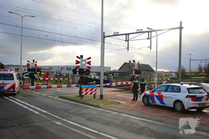 Ernstige aanrijding op spoorwegovergang