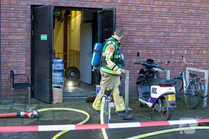 Zwembad ontruimd om sterke chloorlucht