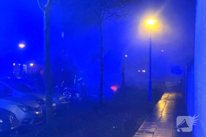 Brandweer blust autobrand
