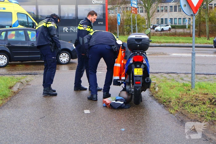 Scooterrijder gewond bij aanrijding met automobilist