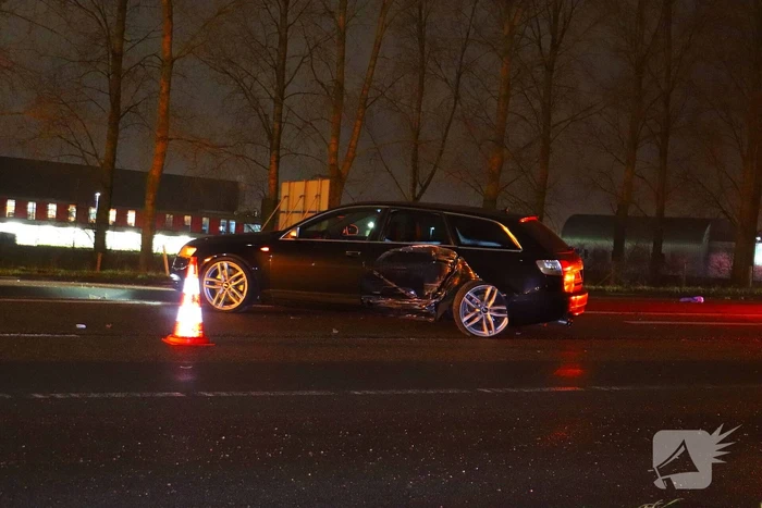 Auto in de slip bij oprit