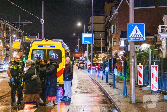 Persoon geschept bij tramhalte