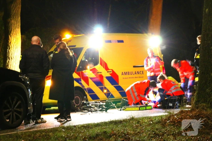 Fietser zwaargewond na ongeval met auto