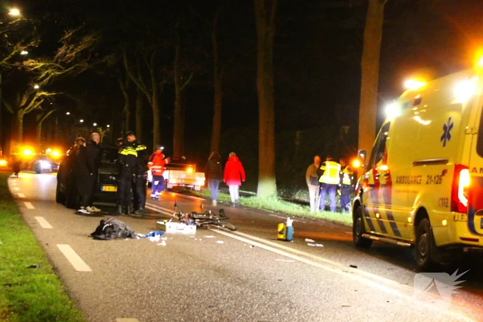 Fietser zwaargewond na ongeval met auto