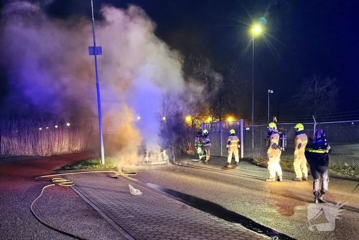 Auto verwoest door brand