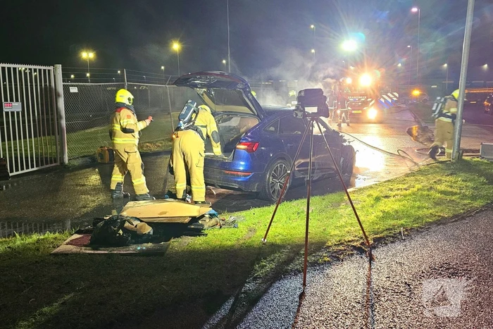 Auto verwoest door brand