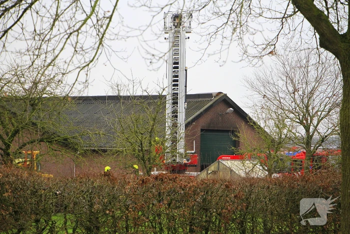 Grote brand in stal