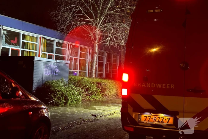 Kerstboom in brand snel geblust