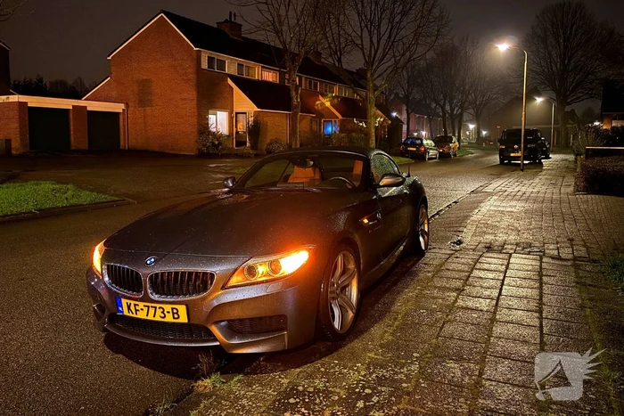 Scooterrijder en automobilist botsen met elkaar
