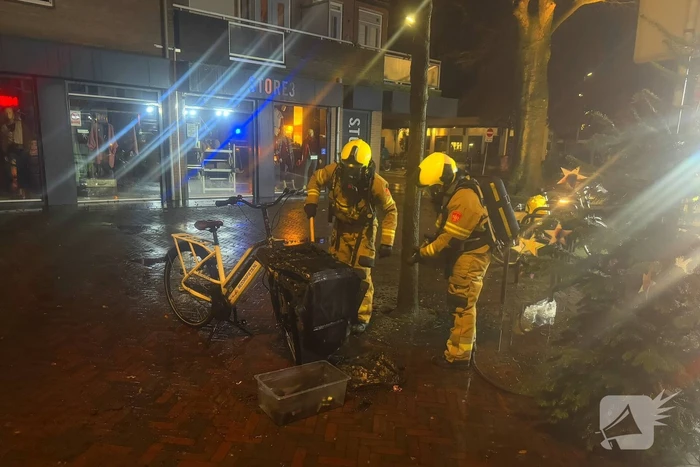 Elektrische bezorgfiets van Domino's vat vlam